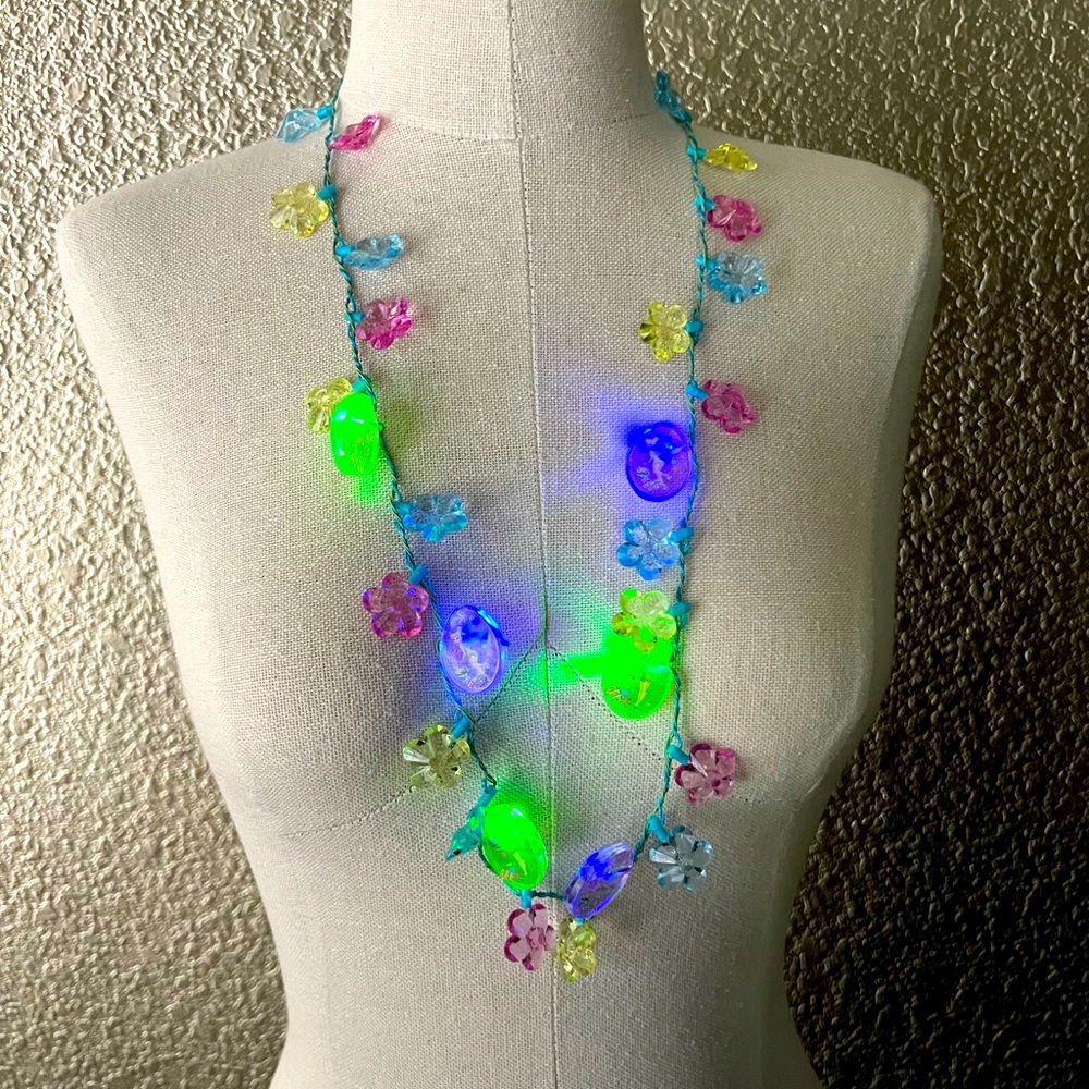 Disney Light-Up Tinkerbell and Flower Necklace